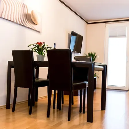 Arpad Bridge Apartment Budapest