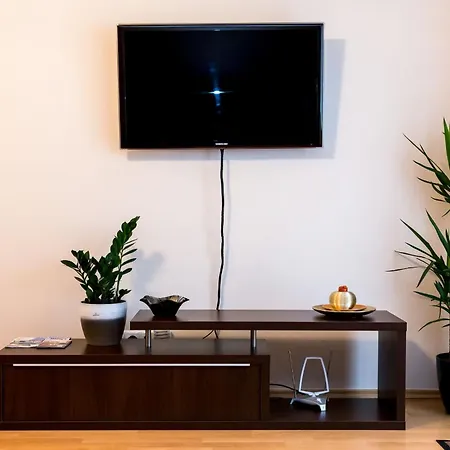 Arpad Bridge Apartment Budapest