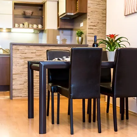 Arpad Bridge Apartment Budapest