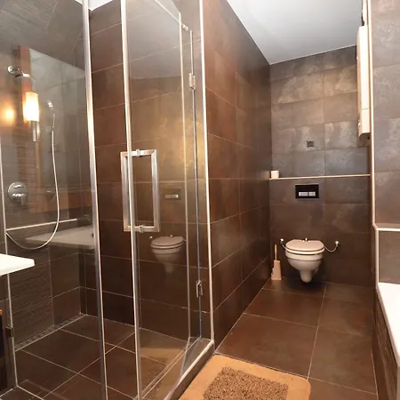 Arpad Bridge Apartman *