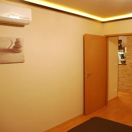 Apartment Arpad Bridge *