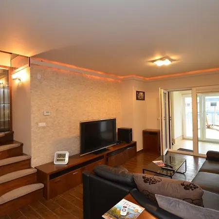 Arpad Bridge Apartment