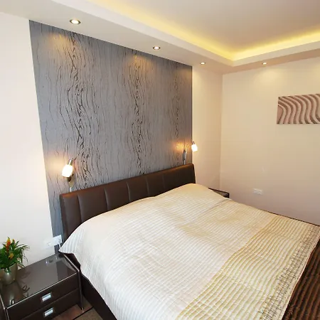 Arpad Bridge Apartament *