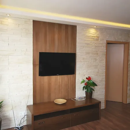 Arpad Bridge Budapesta